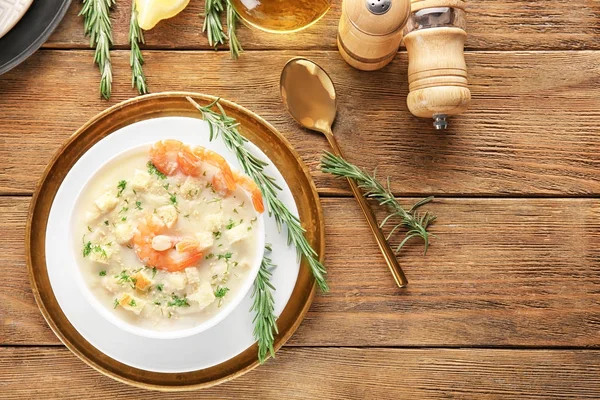 Sup krim lezat dengan udang segar — Stok Foto