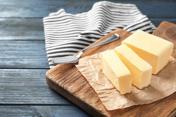 Snij blok van boter — Stockfoto