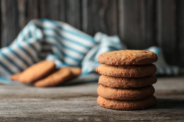 Delicious oatmeal cookies on table — Stock Photo, Image