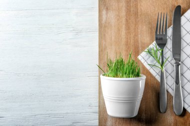 Çatal çiçek dekorasyonu ile 