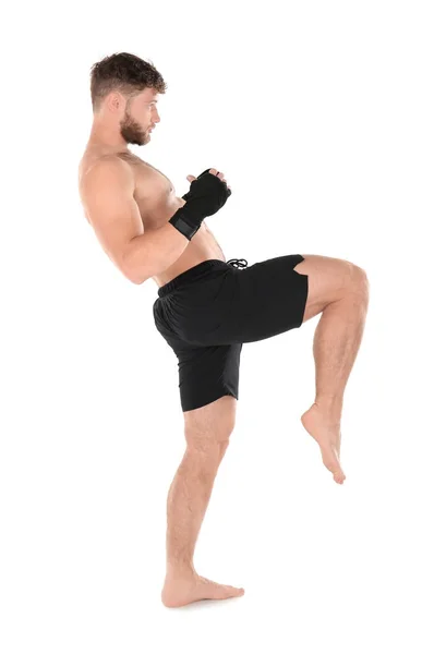 Uomo kickboxer su sfondo bianco — Foto Stock