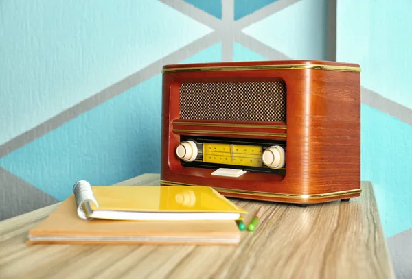 Retro radio on table — Stock Photo, Image