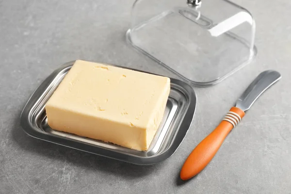 Plato con mantequilla fresca —  Fotos de Stock