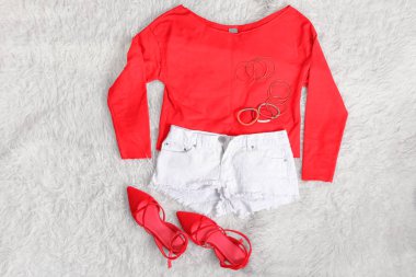 Şık Bayan giyim kümesi 