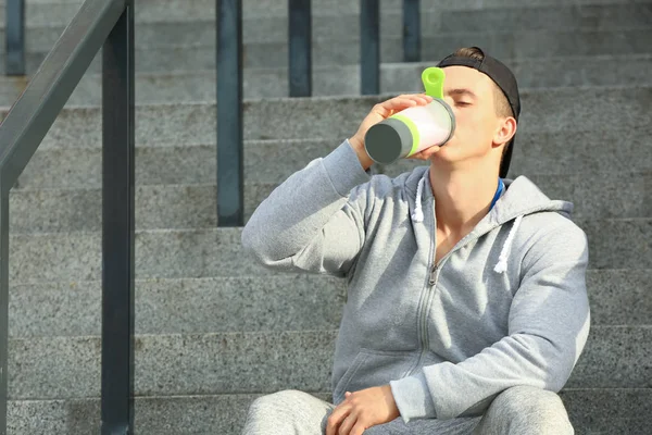 Sportieve jonge man — Stockfoto