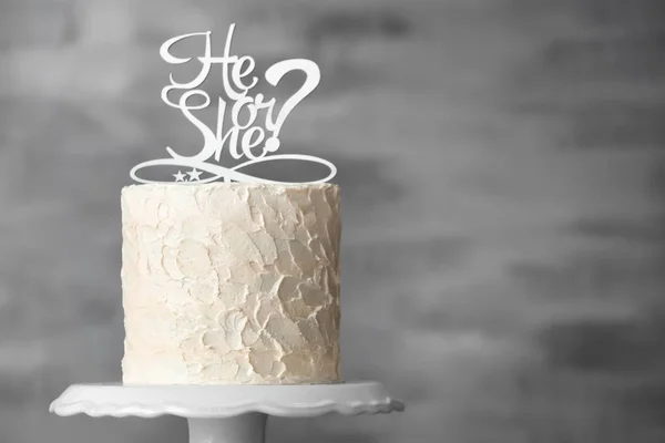Stand con delicioso pastel para fiesta de baby shower — Foto de Stock