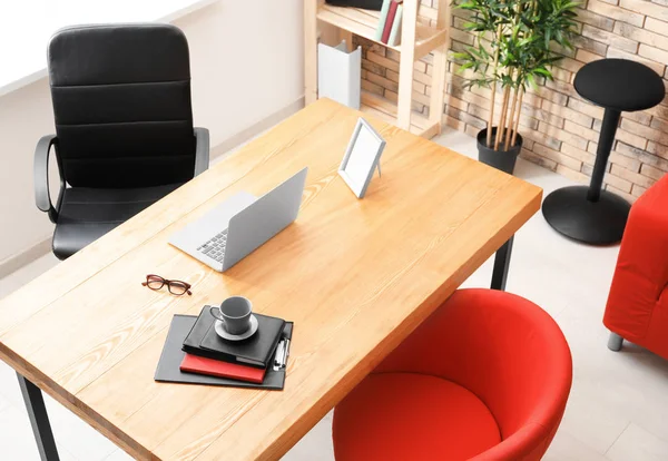 Comfortable workplace in light room — Stock Photo, Image