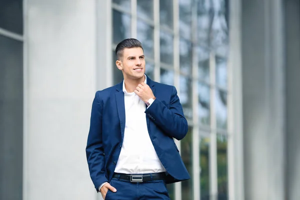 Homem atraente em processo formal — Fotografia de Stock