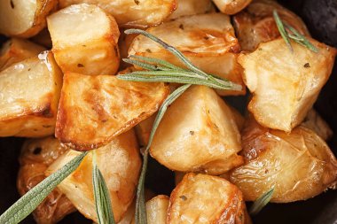 Rosemary ile lezzetli fırında patates