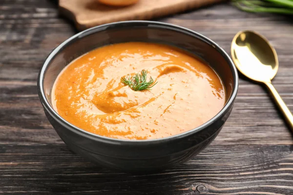 Ciotola con zuppa di lenticchie fatta in casa — Foto Stock