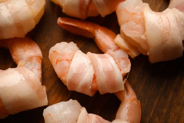 Shrimps wrapped in bacon — Stock Photo, Image