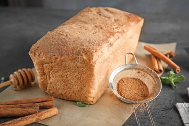 Masada lezzetli tarçınlı kek
