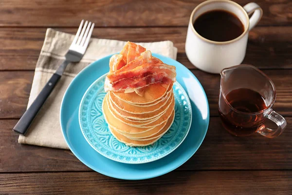 Tasty pancakes with bacon — Stock Photo, Image