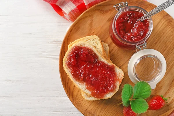 Heerlijke aardbeien jam — Stockfoto