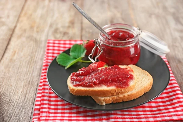 Heerlijke aardbeien jam — Stockfoto