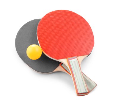 Ping pong raket ve top, üzerinde beyaz izole