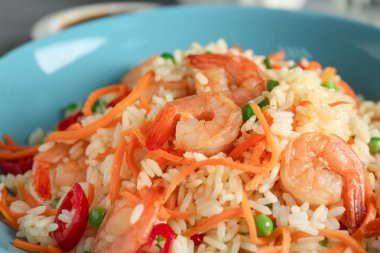 lezzetli karides kızarmış pilav