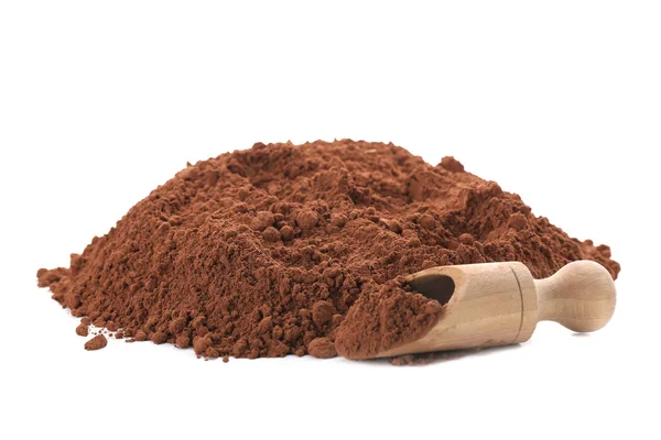 Scoop di legno con mucchio di cacao in polvere sano — Foto Stock