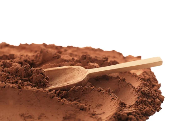 Pala de madera con montón de cacao en polvo saludable — Foto de Stock