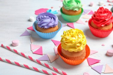 Lezzetli renkli cupcake