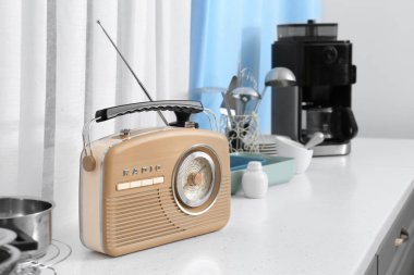Mutfakta masada modern radyo