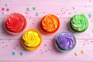 Lezzetli renkli cupcake