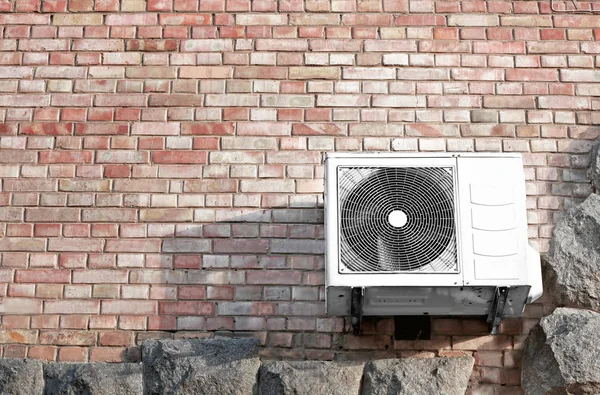 Airconditioner op muur — Stockfoto
