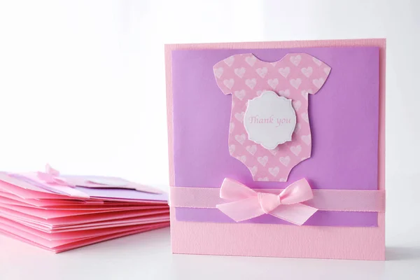 Lindo Gracias tarjetas para baby shower en la mesa —  Fotos de Stock