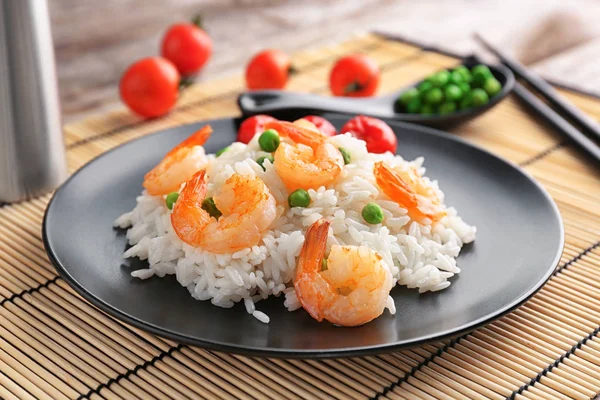 Plate with delicious shrimp fried rice — Stock Photo, Image