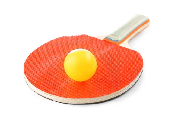 Raqueta y pelota de ping pong, aisladas en blanco —  Fotos de Stock