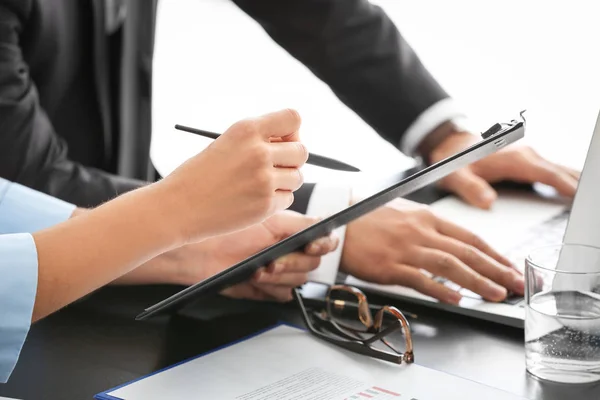 Young managers working in office — Stock Photo, Image