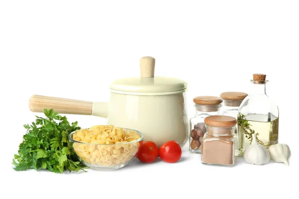 Samenstelling met verschillende groenten en kookgerei — Stockfoto