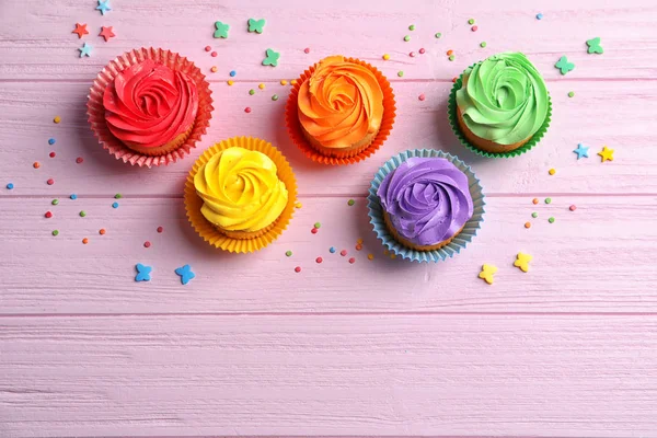 Sabroso cupcake colorido —  Fotos de Stock