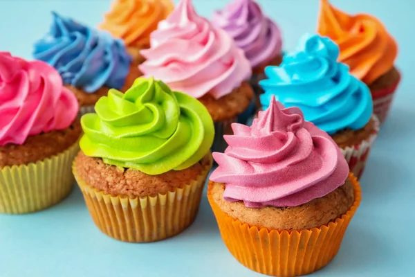 Smaczny urodziny cupcakes — Zdjęcie stockowe