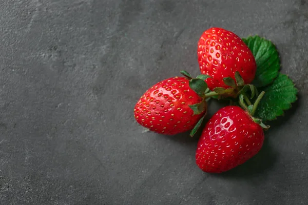 Fresh ripe strawberries — Stock Photo, Image