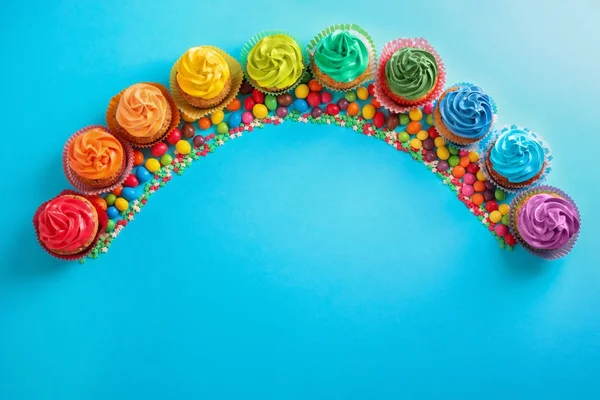 Sabrosos cupcakes de cumpleaños —  Fotos de Stock