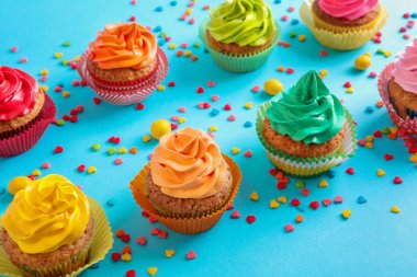 lezzetli doğum günü kek