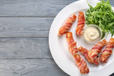 sarılmış pastırmalı tavuk nuggets