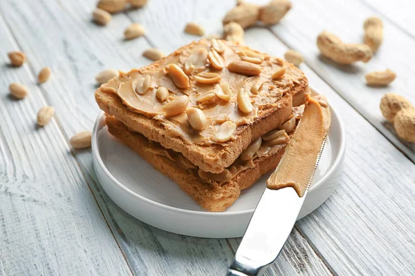 Toasts with peanut butter — Stock Photo, Image