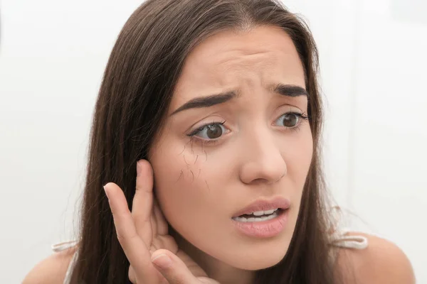 Woman with eyelash loss problem — Stock Photo, Image