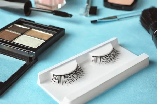 Makeup set with false eyelashes — Stock Photo, Image