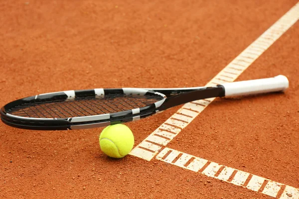 Tennis racket and ball — Stock Photo, Image