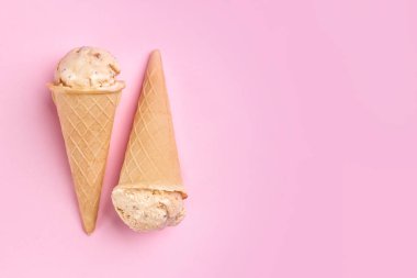 Gözleme koniler karamelli dondurma ile