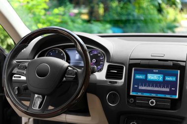 -Dash stereo pikap alici ile arabada radyo