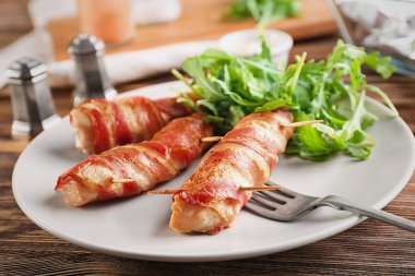 sarılmış pastırmalı tavuk nuggets