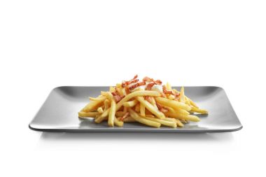 Pastırma ve plaka üzerinde krem ile Fransız kızarmış 