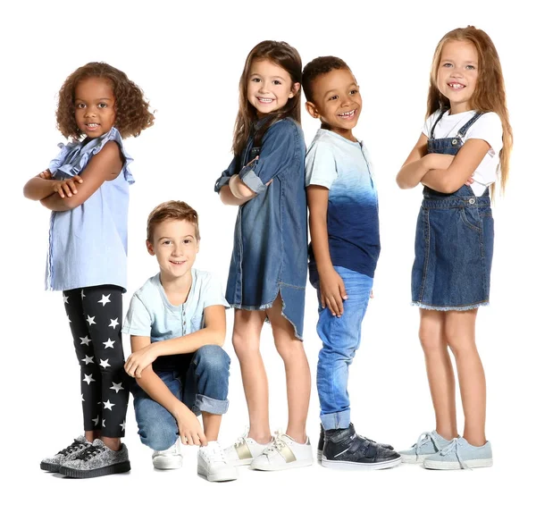 Lindos niños con estilo sobre fondo blanco — Foto de Stock