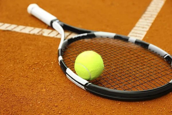 Tennis racket and ball — Stock Photo, Image