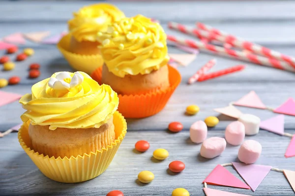 Tasty colorful cupcakes — Stock Photo, Image