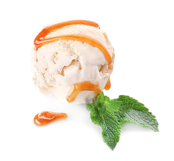 Ice cream ball med kolasås — Stockfoto